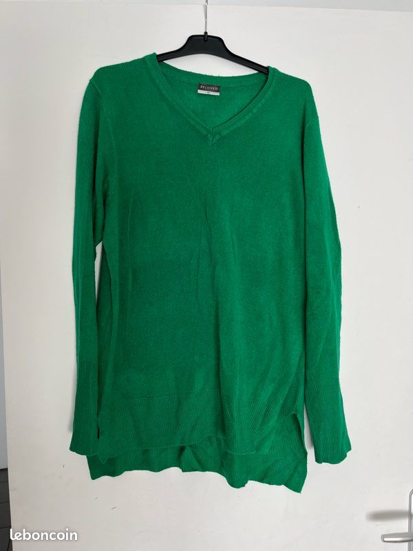 Pull long col V femme (image 1)