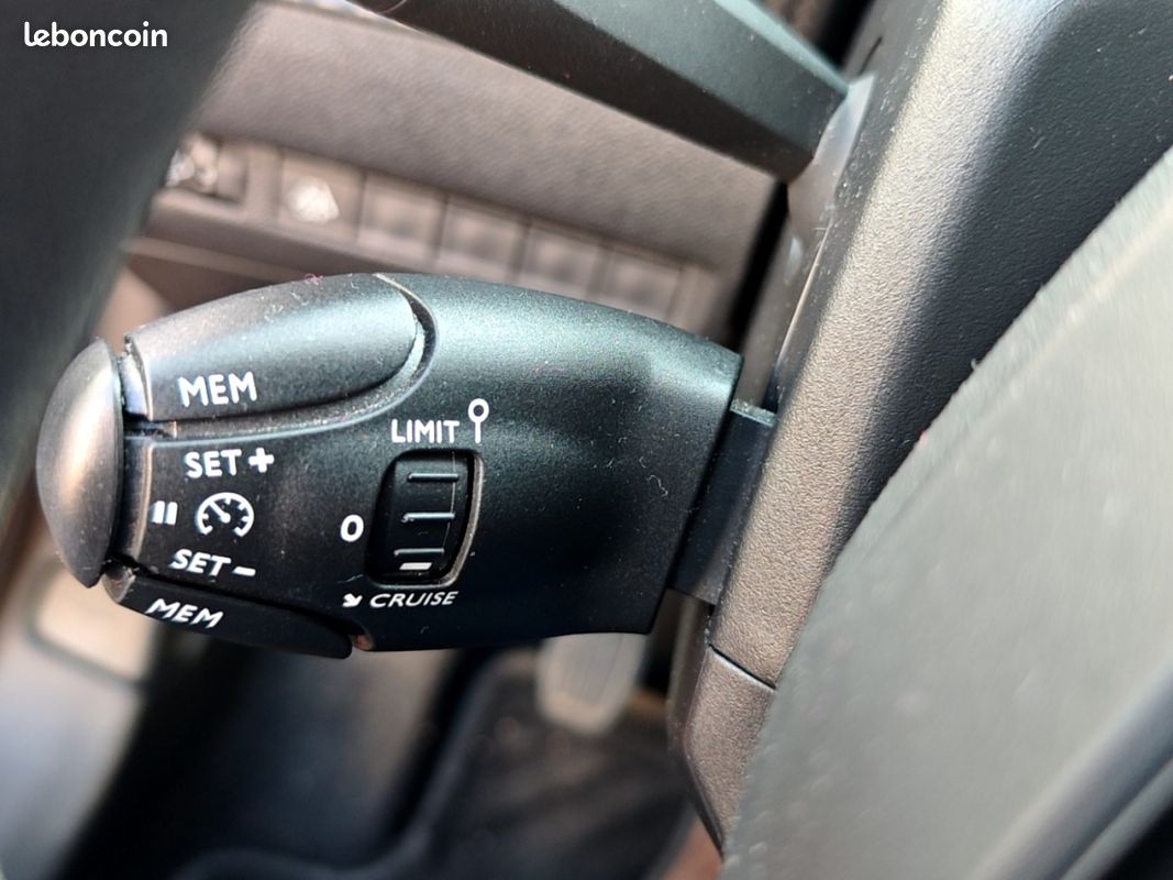 Peugeot 208 (2) ESSENCE 75 Like 5 portes (mai 2021) (co2 119) (image 11)