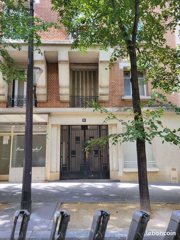 Studio lumineux de 15 m² avec balcon et vue sur les toits (image 18)