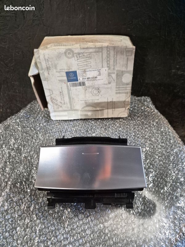 Cendrier mercedes w203 w209 (image 1)