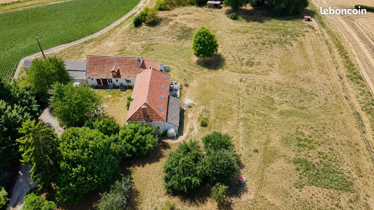Maison 12 pièces 244 m² · à Graçay · 244 m² · 275 600 €
