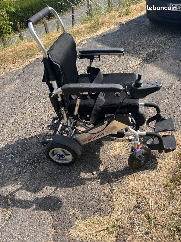Fauteuil roulant électrique (image 2)
