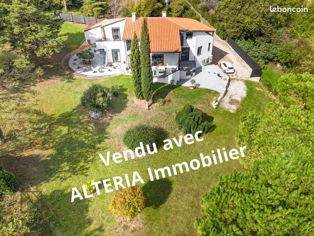 Villa 7 pièces 228 m²
