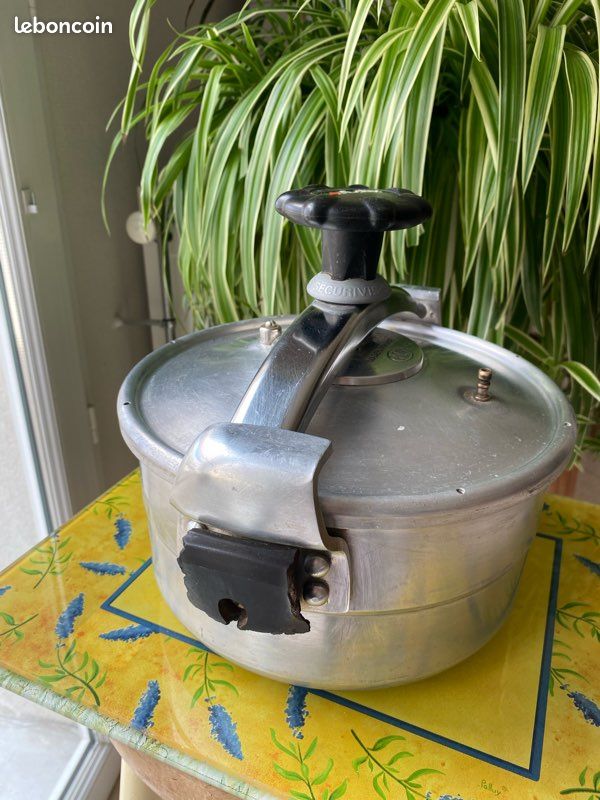 Ancienne Cocotte Minute SEB Uginox 18-10 Avec Panier, Soupap La Couronne 16400