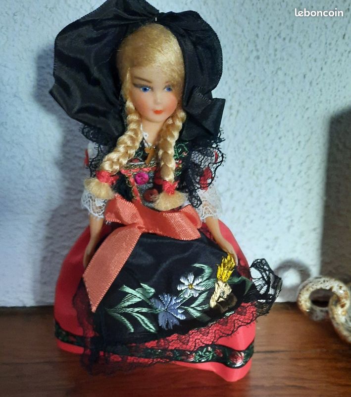 Poupée ancienne de collection à vendre - Annonces Collection