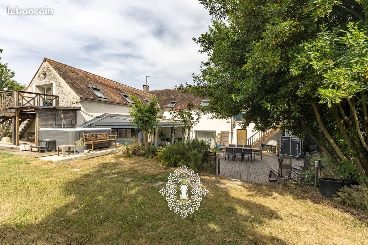 Maison 6 pièces 258 m² · à Donnemarie-Dontilly · 258 m² · 525 000 €