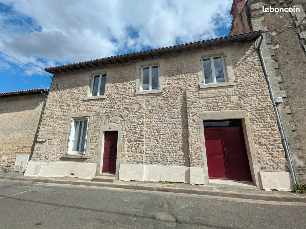 Maison 6 pièces 171 m² · à Saint-Maixent-l'École · 171 m² · 245 000 €