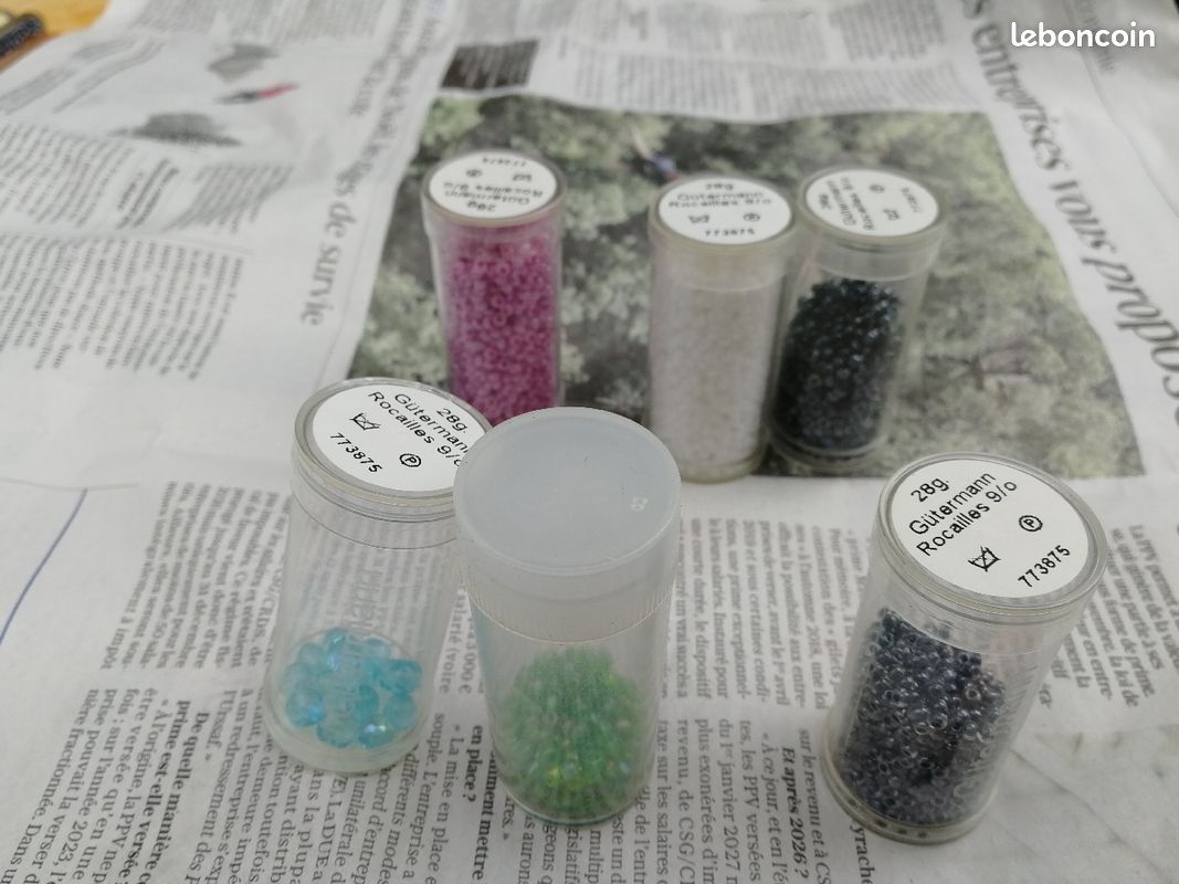 Lot de perles de rocailles (image 1)