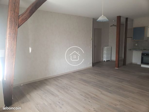 https://img.leboncoin.fr/api/v1/lbcpb1/images/01/fe/69/01fe69150577726404c8338d71ba301b341bac97.jpg?rule=ad-image
