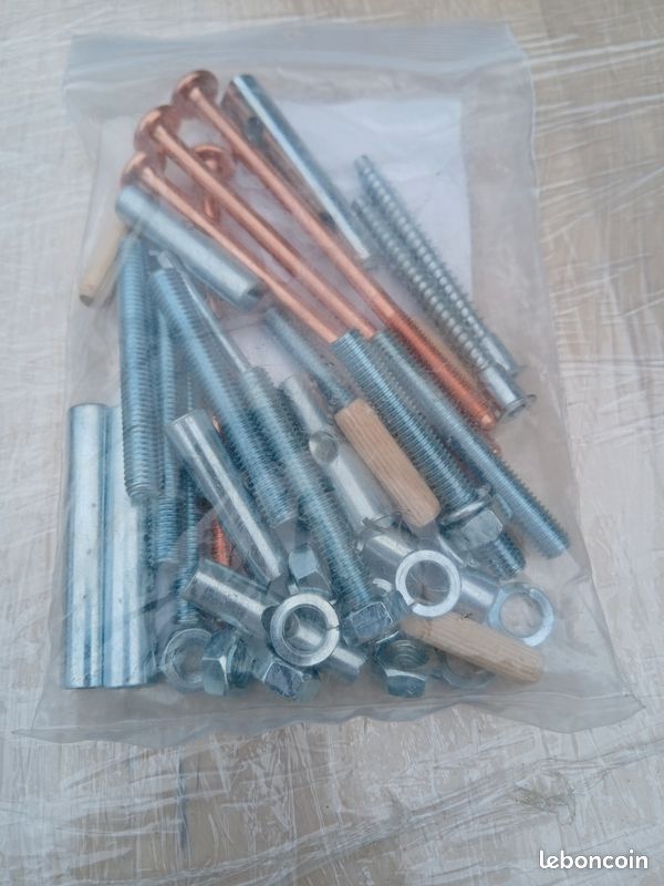 Lot de 2 tabourets et une table haute ikea (image 5)