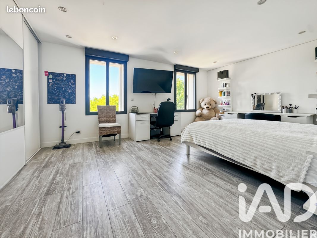 Mas 12 pièces 370 m² (image 9)