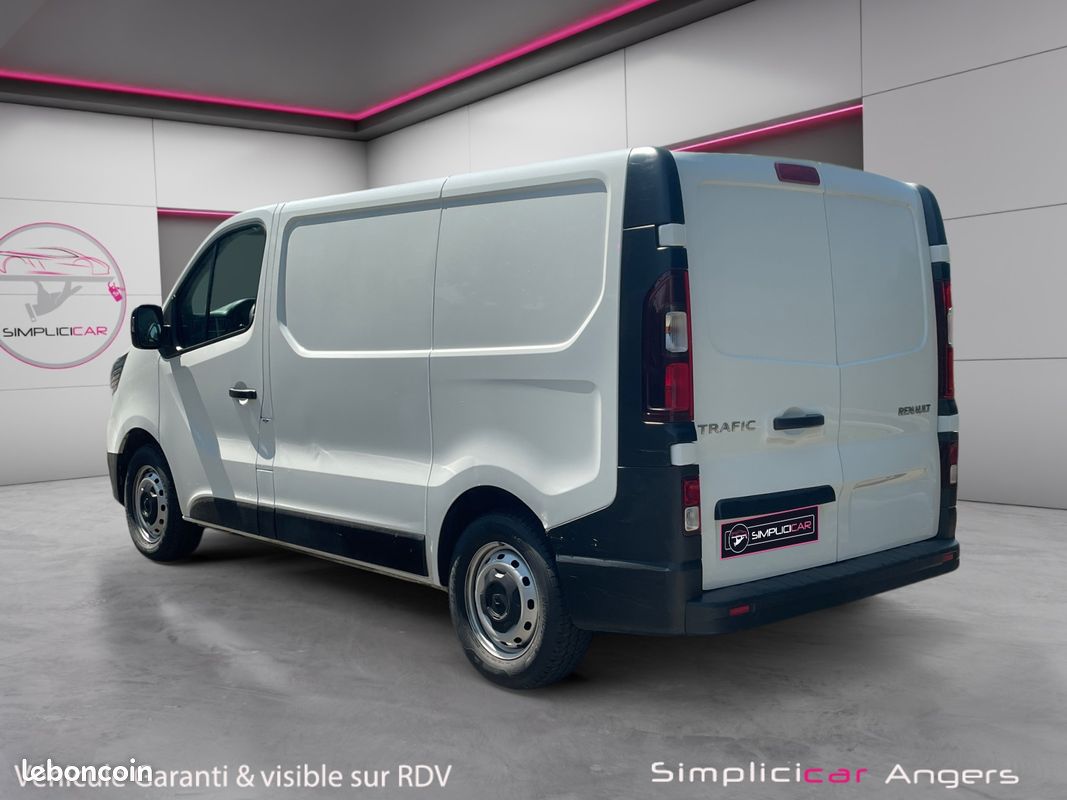 RENAULT TRAFIC III FOURGON TRAFIC L1H1 2.0 BLUE DCI 110 ADVANCE 110Ch Garantie 12 mois (image 6)