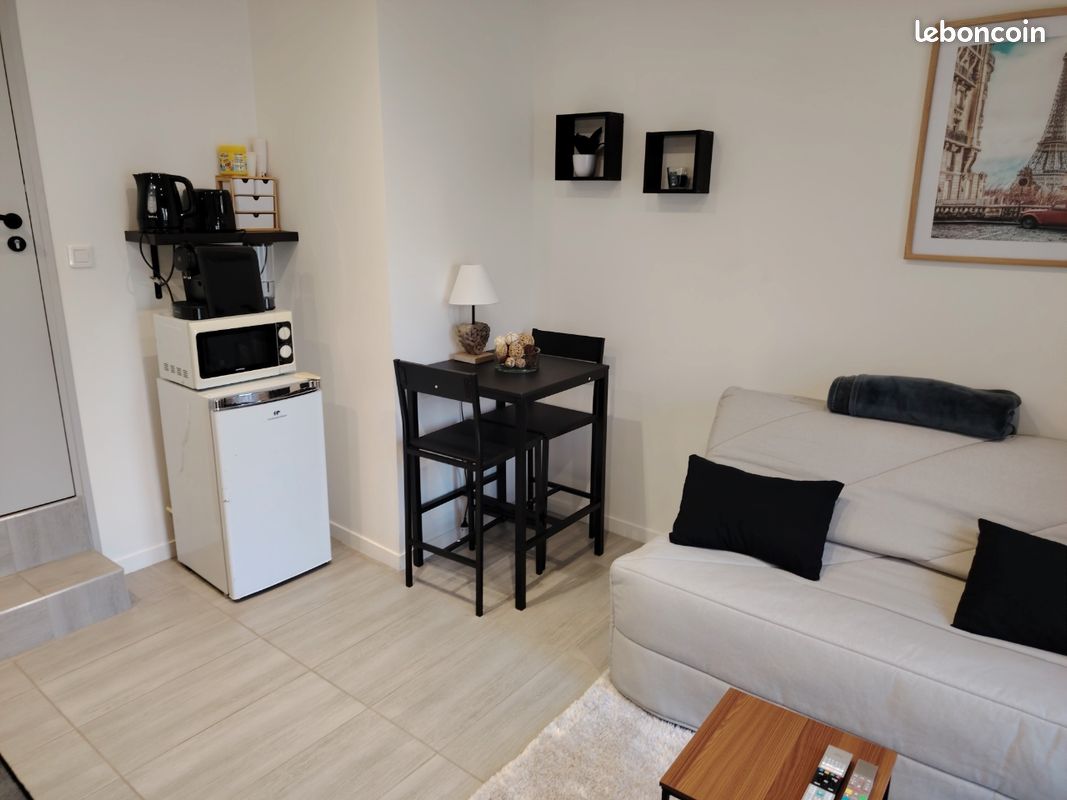 Appartement 1 pièce 17 m² · à Stains · 16,6 m² · 650 €/mois