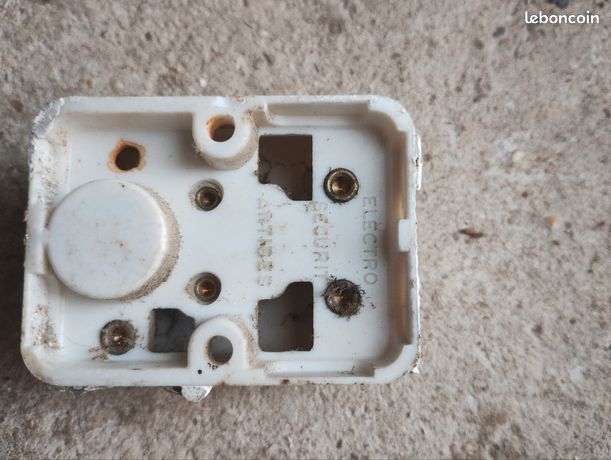 Enjoliveur Inox Legrand Double Interrupteur Avec Emplacement Fusible - Électro Securit Antibes