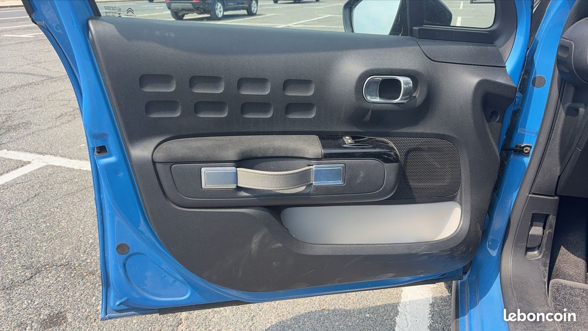 Citroën C3 III 1.2 PureTech 110 Shine (image 7)