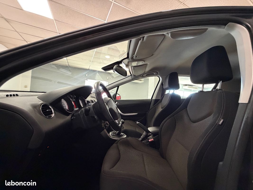 PEUGEOT 308 1.6 e-HDi 115ch FAP Sportium (image 15)