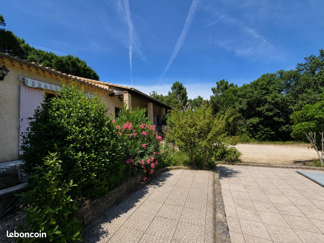 Maison 5 pièces 134 m² · à Rochegude · 134 m² · 319 000 €