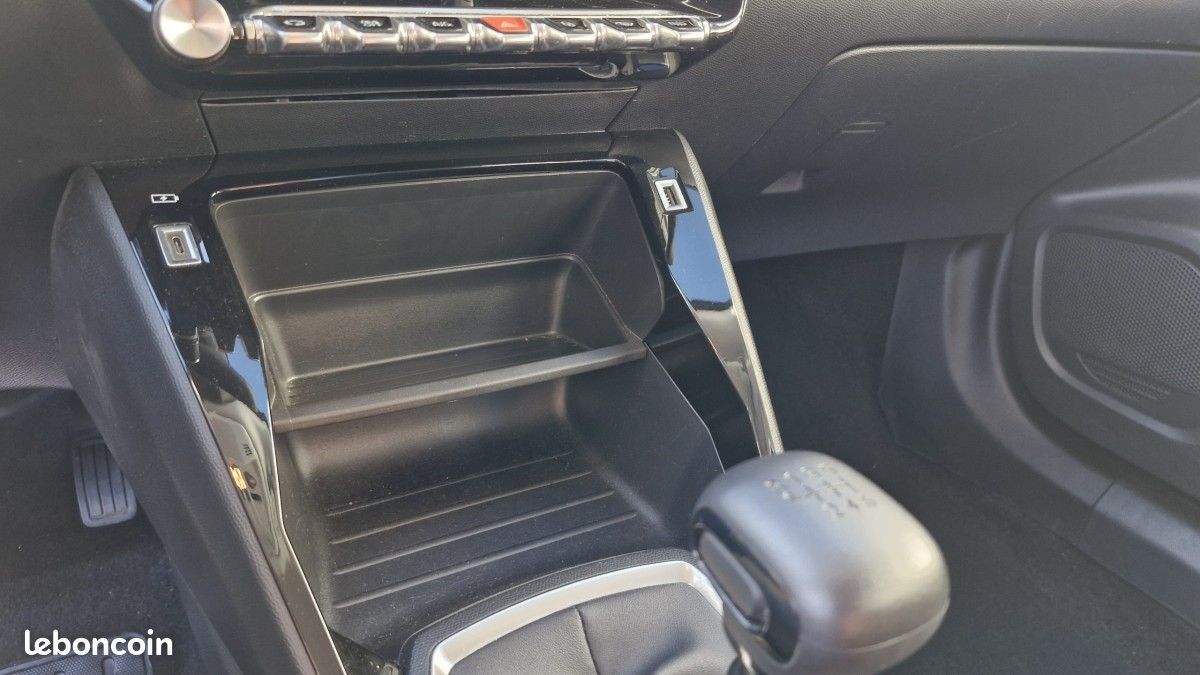 Peugeot 2008 PURETECH 100 ACTIVE PACK (image 29)