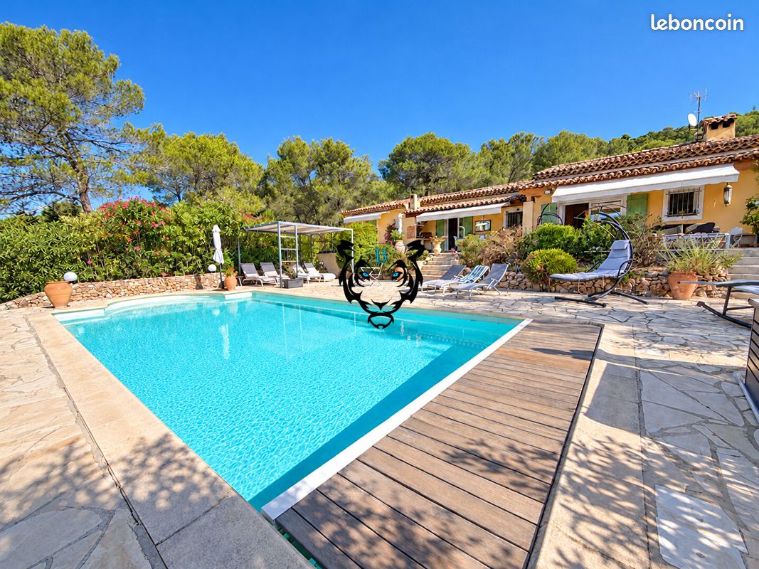 Maison 6 pièces 161 m² · à Roquebrune-sur-Argens · 161 m² · 945 000 €