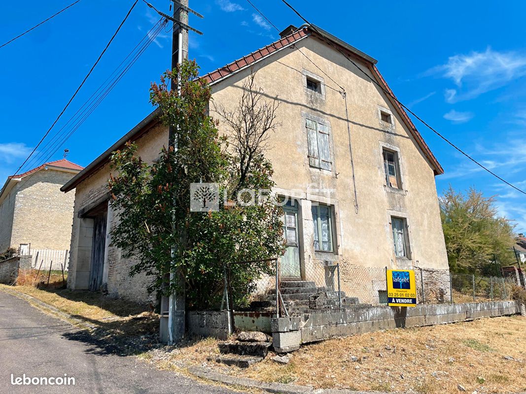 Maison 3 pièces 134 m² · à Cour-l'Évêque · 134 m² · 66 500 €