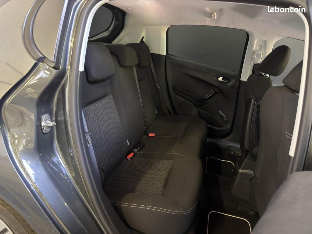 PEUGEOT 208 1.2l VTI 82ch Style 1ère Main Courroie de Distribution Faite Roue de Secours Capteur (image 18)