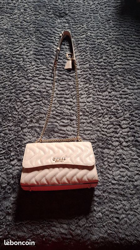 Sac Bandoulière Sac Ã Main Rose Guess GUESS Sac à Main Rose