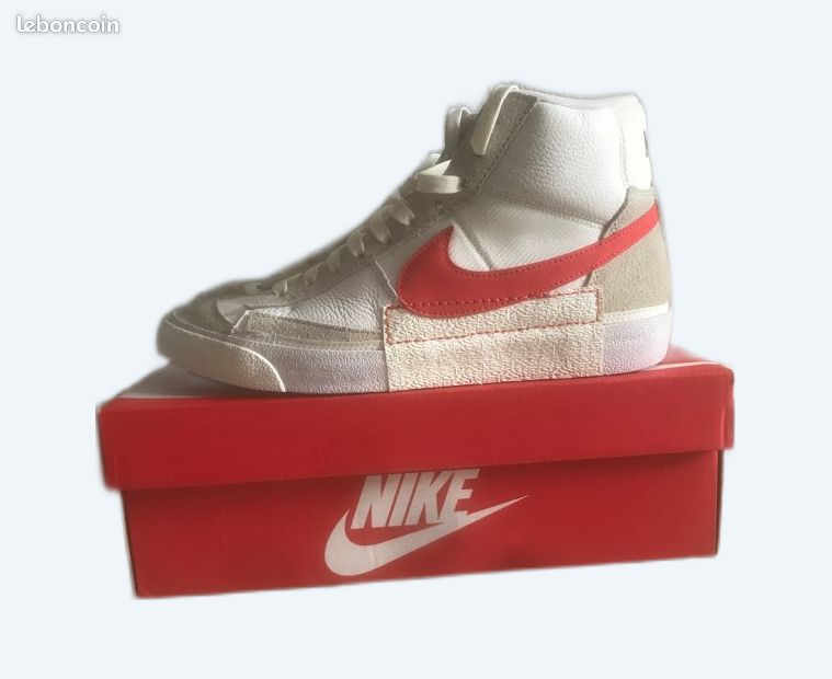 Shoes Nike Blazer Tissu NIKE BLAZER 70' MID PRO CLUB Daim Et Tissu