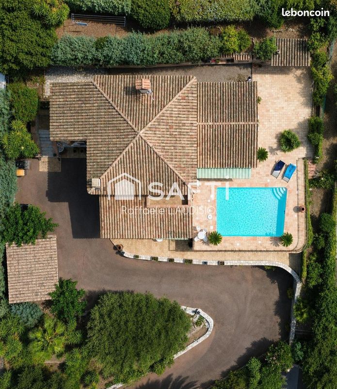 Maison 7 pièces 224 m² · à Saint-Raphaël · 224 m² · 1 790 000 €