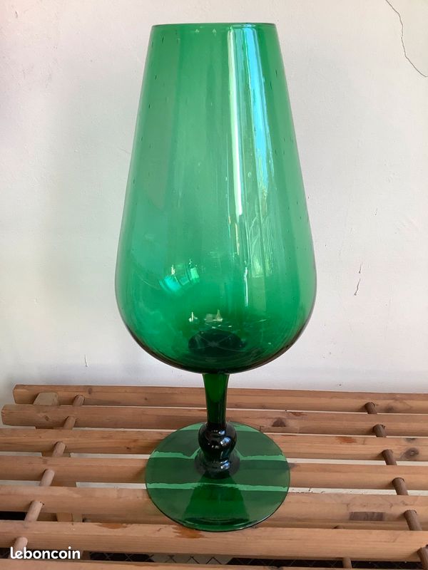 Joli vase vert forme originale (image 2)