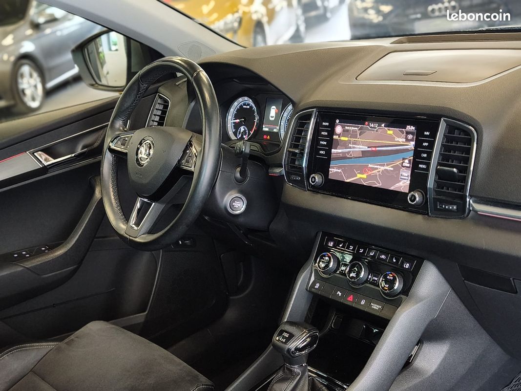 SKODA KAROQ 2.0 TDI 150cv 4x4 DSG7 Style / Toit Ouvrant / Attelage / CarPlay / (image 7)
