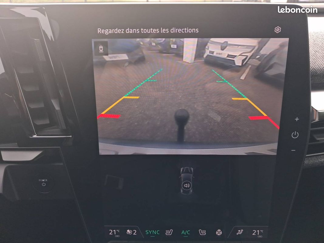 RENAULT Megane E-Tech EV60 220 ch super charge Techno (image 18)