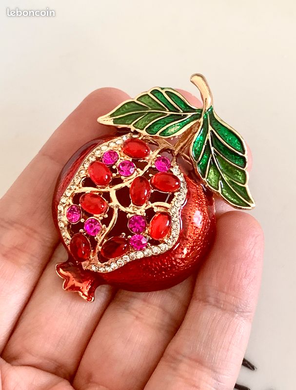 Broche Vintage Strass élégante – Accessoire Fantaisie Femme (occasion)