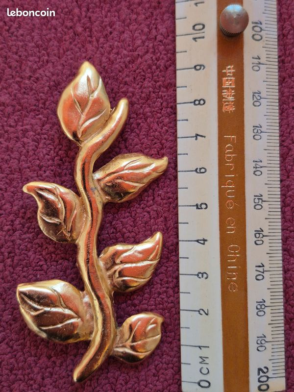 Broche Vintage Dorée - Marque Saoya - Occasion (Très Bon État)