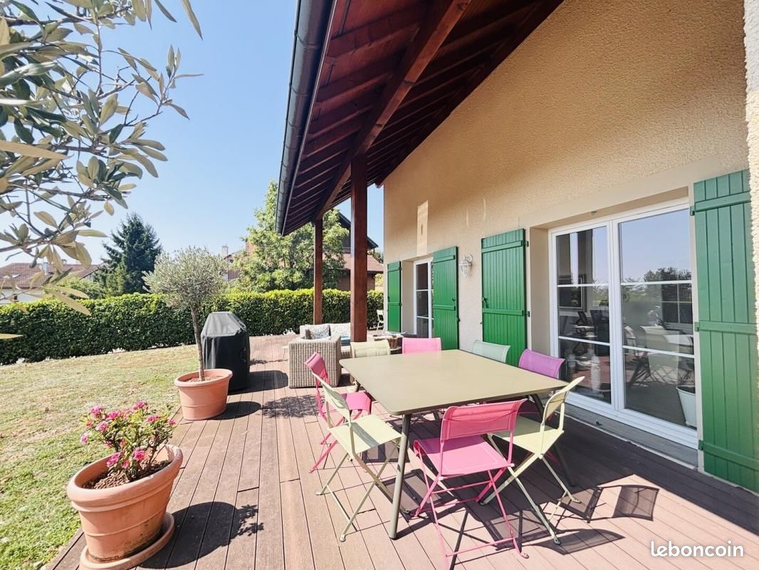 Maison 6 pièces 171 m² · à Thoiry · 171 m² · 834 000 €