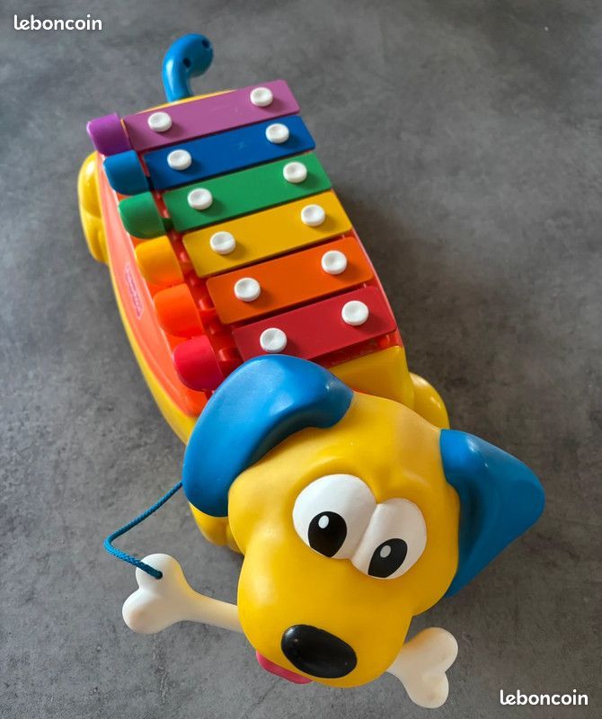 Chien Fisher Price piano, xylo, à trainer En excellent état