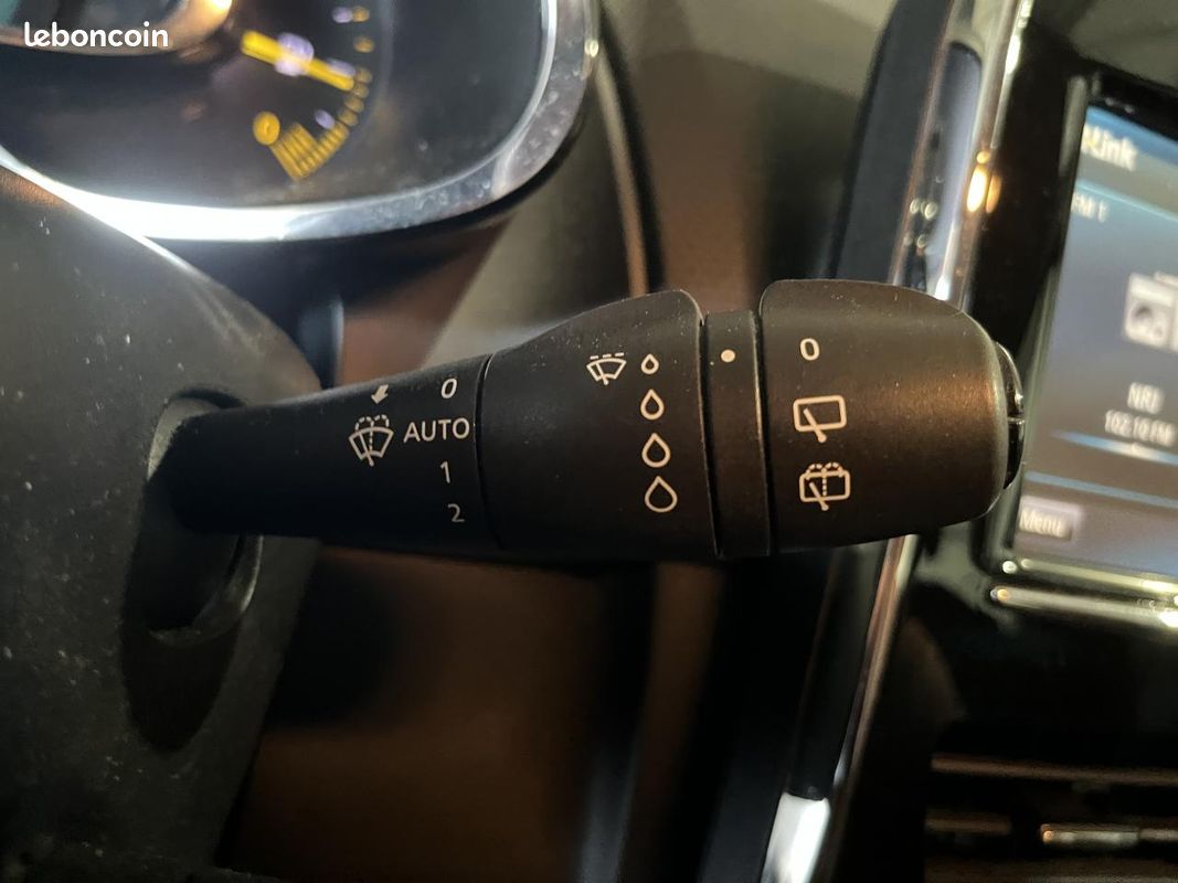 RENAULT CLIO Clio Estate 0.9L TCe - 90CH Intens - REGULATEUR - NAVIGATION - CLIM AUTO (image 17)