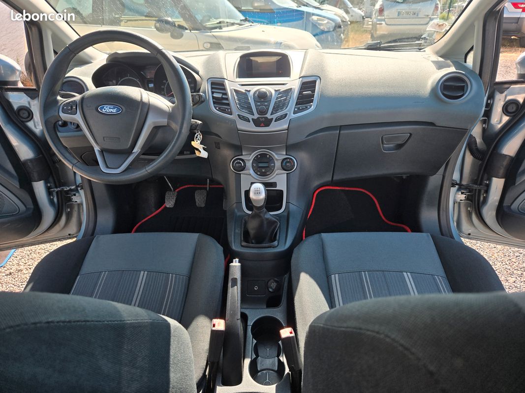 FORD FIESTA VI Phase II 1.4 tdci 4 cv 68 ch Garantie 6 Mois CT Ok (image 4)