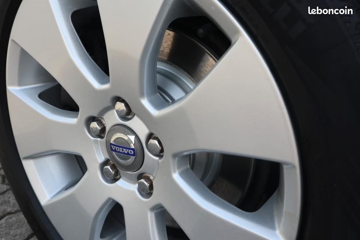 Volvo V70 3.2 SUMMUM 238 CH BVA - RADAR DE RECUL ISOFIX SYSTEME NAVIGATION (image 22)
