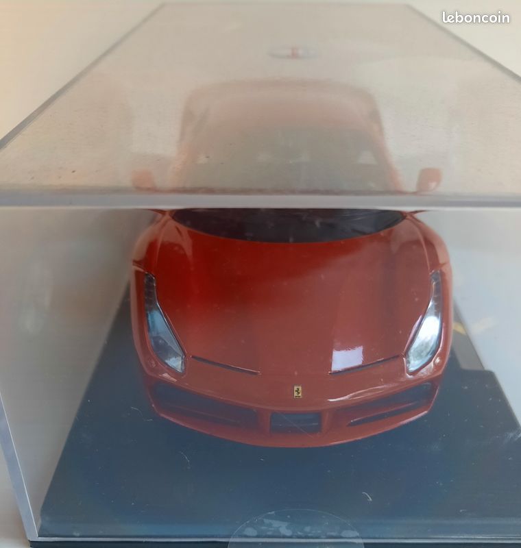 Ferrari 488 GTB 2015 Hachette 1/24 N°18 - Collection Les Grandes Ferrari, état Occasion