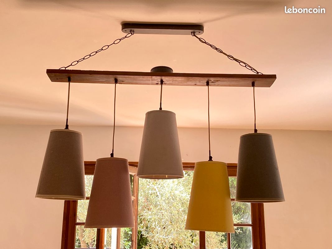 Lustre bois en couleur (image 1)