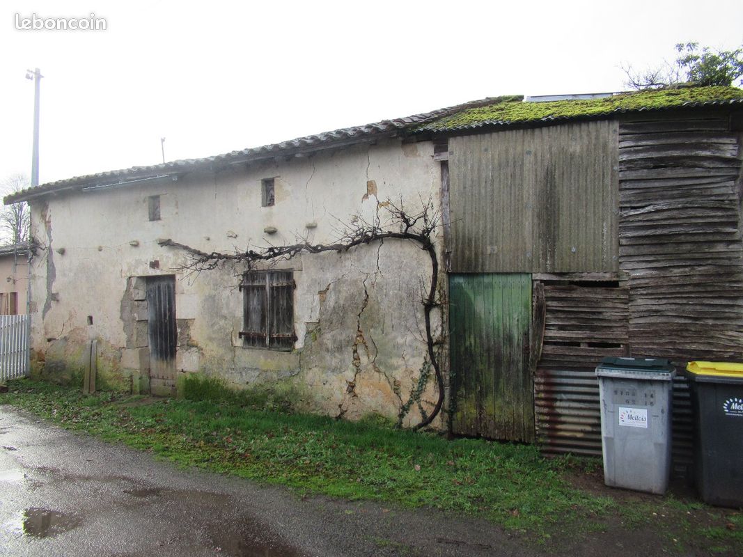 Maison 6 pièces 120 m² - Lezay 79120 (image principale 16)