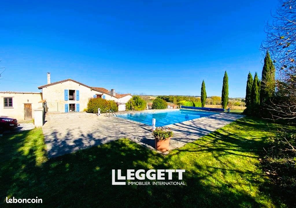 Maison 9 pièces 263 m² · à Pillac · 263 m² · 418 700 €
