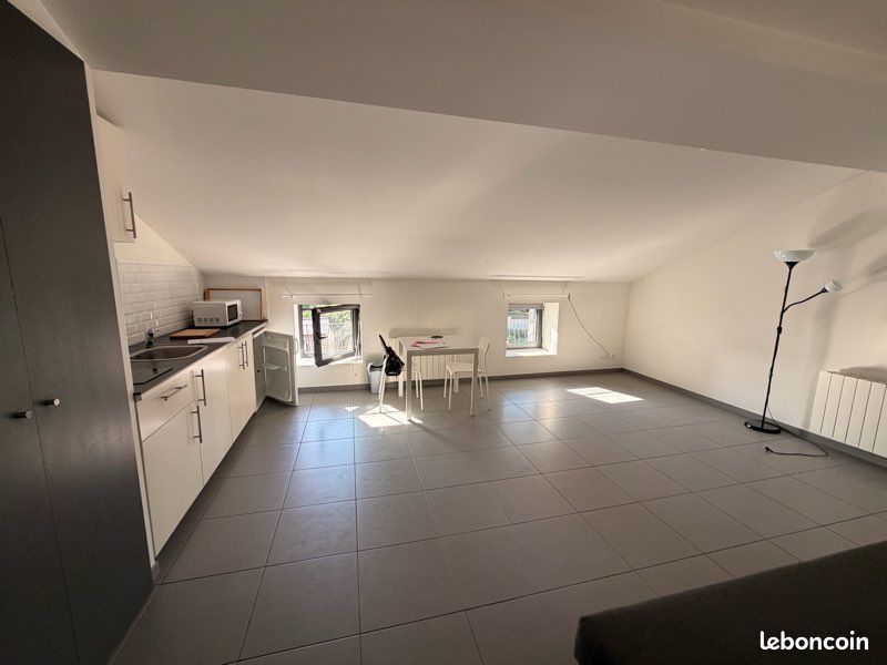 Appartement 1 pièce 35 m² · à Saint-Priest-en-Jarez · 35 m² · 470 €