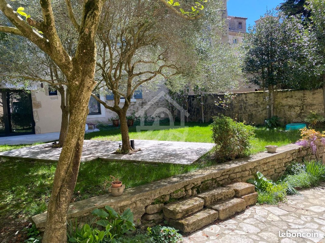 Maison 7 pièces 200 m² · à Étoile-sur-Rhône · 200 m² · 570 000 €