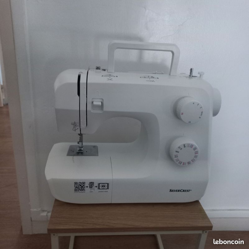 Machine à coudre (image 1)
