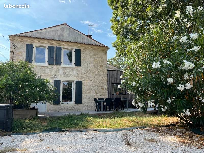 Maison 9 pièces 195 m² · à Saint-Laurent-de-la-Prée · 195 m² · 384 345 €