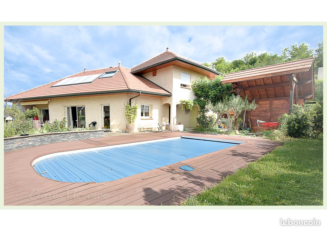 Maison 9 pièces 220 m² · à Porte-de-Savoie · 220 m² · 975 000 €