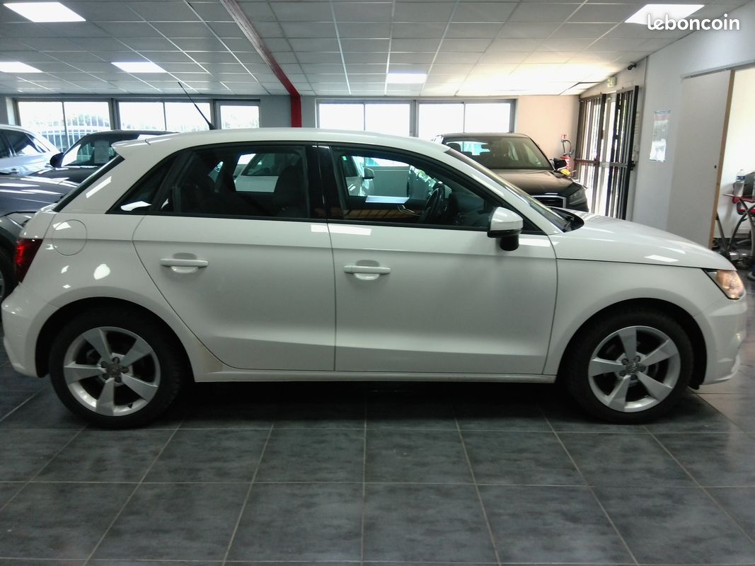 Audi A1 sportback 1.0 TSI 95 AMBITION S TRONIC 7 5P / 5 PLACES 11/15 64MKM 2°M / FRANCE CARPLAY/GPS/TEL/REGUL/JA16/CLIM/BVA+PALETTES/FACTURES ENTRETIEN (image 6)