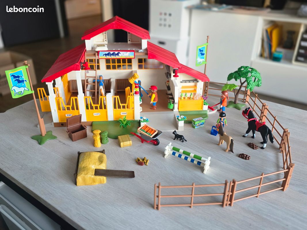 Gros Lot Playmobil Ferme Et Écurie - Pièces Détachées - Occasion