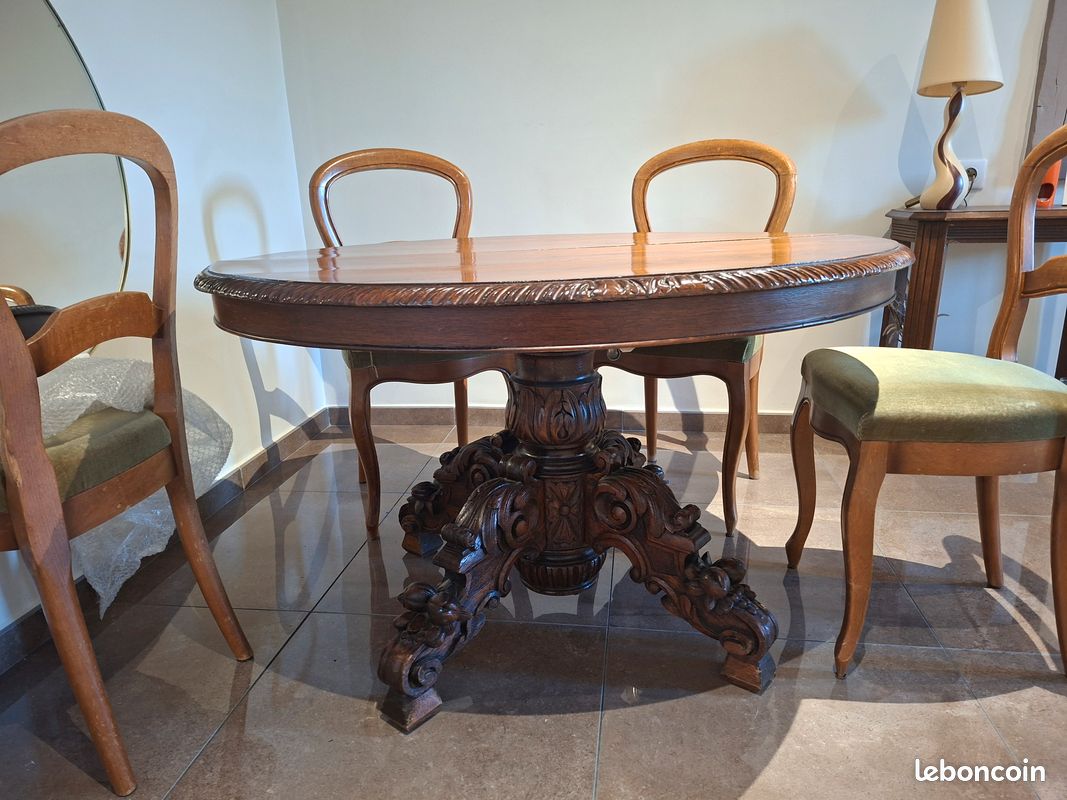 Table ancienne restaurée (image 1)